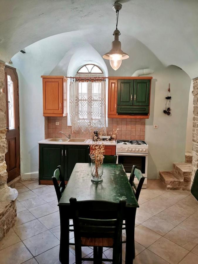 Yi Artistry 1-Bedroom Medieval Holiday House Kalamoti 外观 照片