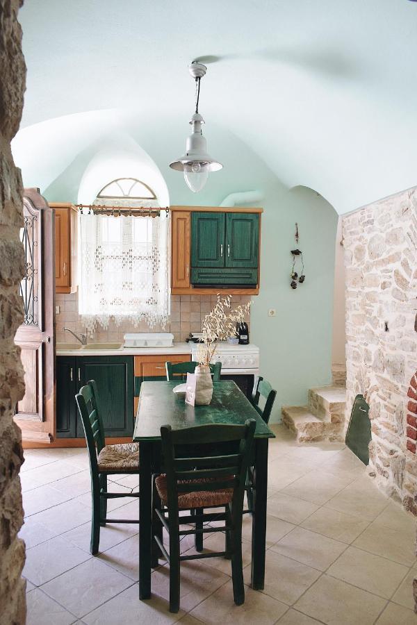 Yi Artistry 1-Bedroom Medieval Holiday House Kalamoti 外观 照片