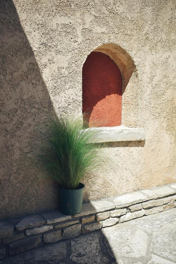 Yi Artistry 1-Bedroom Medieval Holiday House Kalamoti 外观 照片