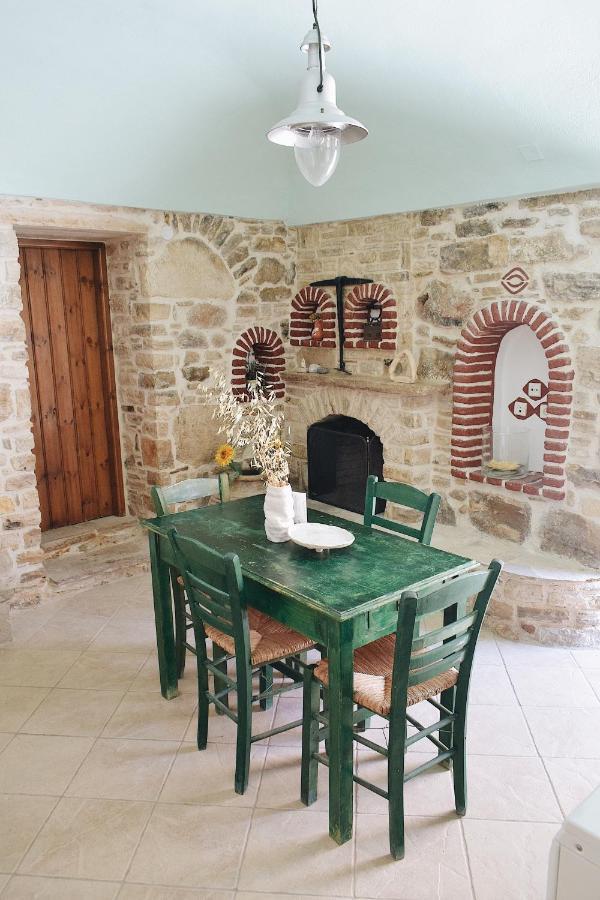 Yi Artistry 1-Bedroom Medieval Holiday House Kalamoti 外观 照片